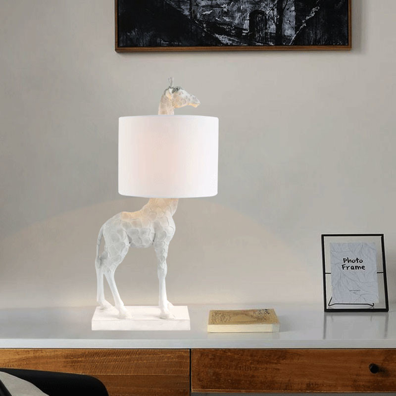 Resin Giraffe Creative Table Lamps for Chirldren's Bedroom Study table Light(WH-MTB-268)
