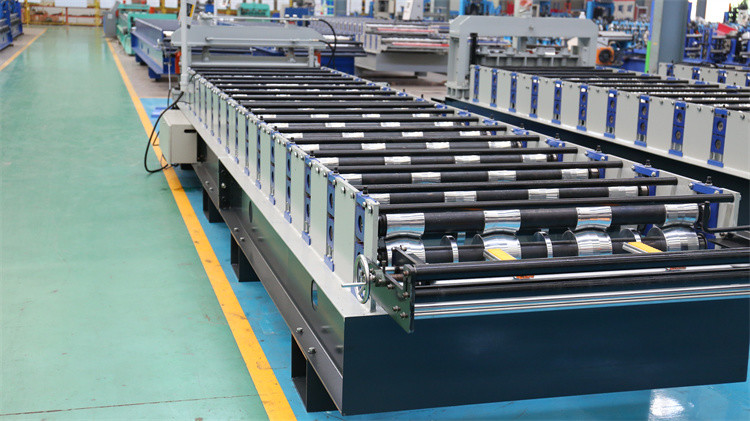 PPGL Roof Panel Roll Forming Machine 15m/Min Roof Tile Forming Machine