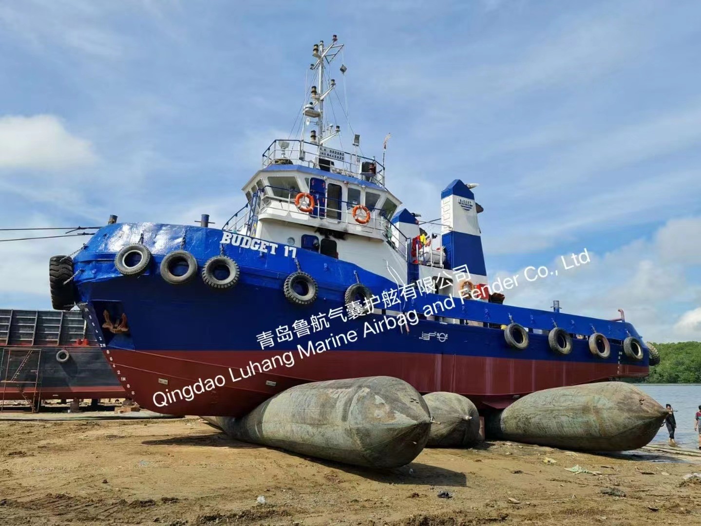 High Performance 2m X 20m Heavy Duty Shipyard Ship Launching / Landing / Lifting / Moving / Salvage Airbag