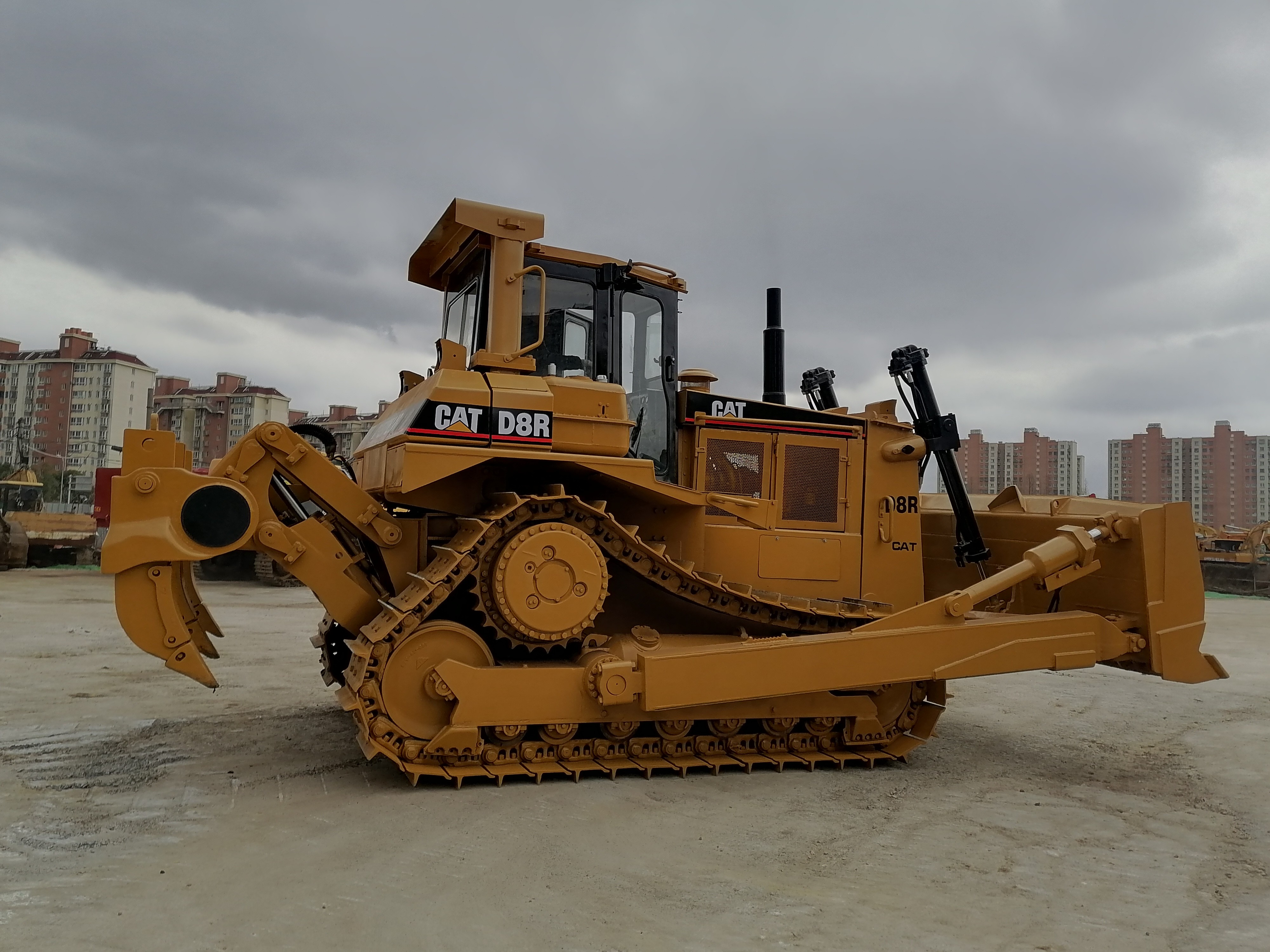Repossessed Bulldozer Caterpillar D8R Second Hand Dozer