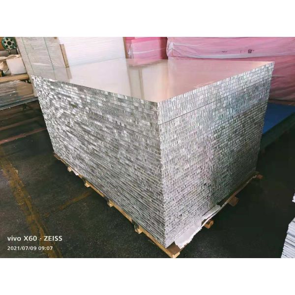 Advertising Billboard Fiberglass Honeycomb Panels Smooth White FRP Panels