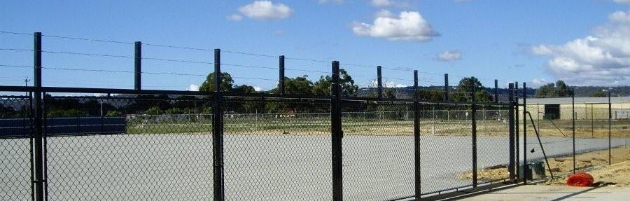 Barbed/barbed selvedge Galvanized Black Chain Link Fence Cost 0.9mx20mx50*50mmx2.8mm