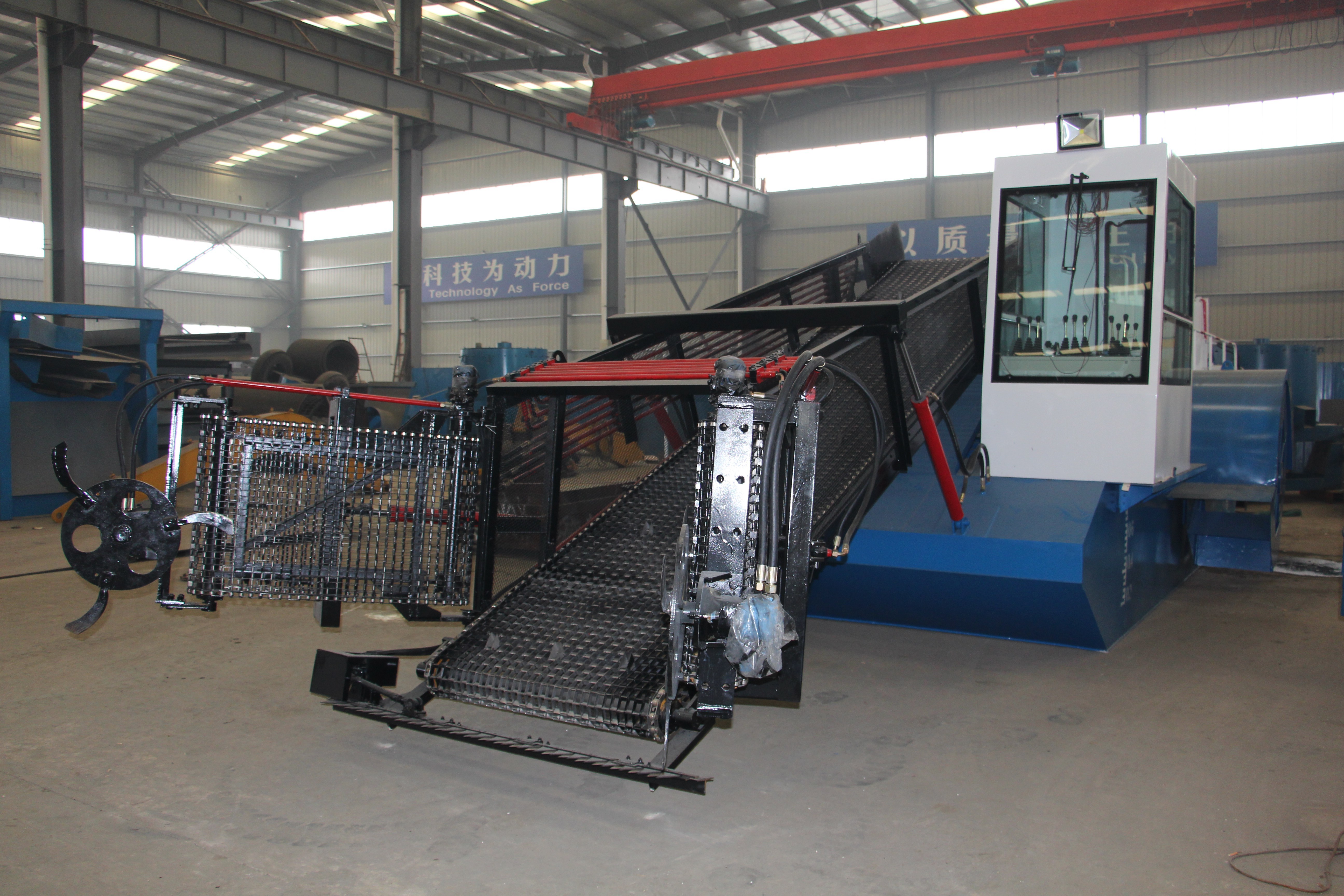 3000M2 Trash Skimmer Machines aquatic weed harvester reed water hyacinth harvesting in river/lake