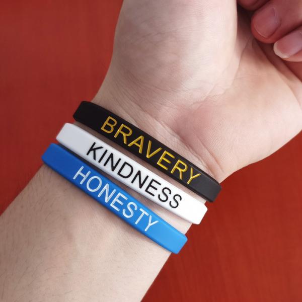 Eye-Catching Silicone Bracelets Customized Gifts for Business Events and