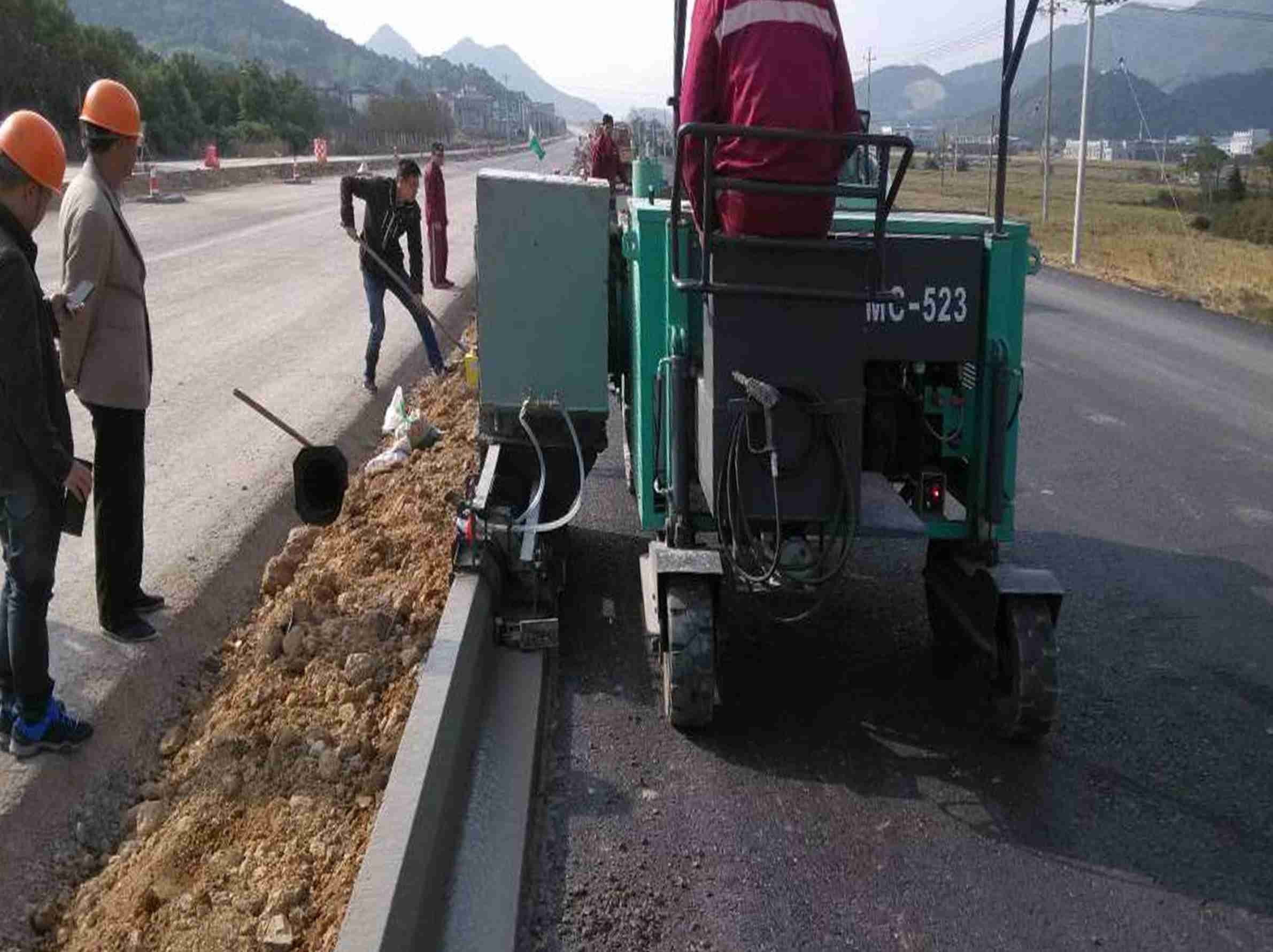 Rural Road Renovation Slipform Paver 1.25m Slip Form Paver Machine