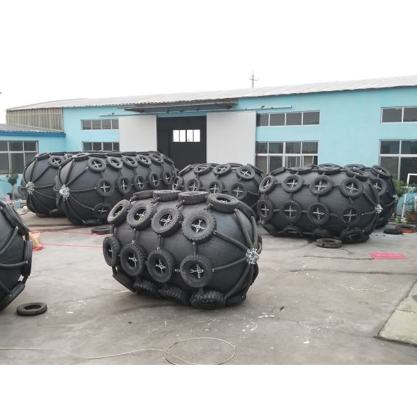 50Kpa Pneumatic Rubber Fender Yokohama Rubber Marine Fenders