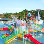 Colorful Large Water Park Equipment Fiberglass Water Play House
