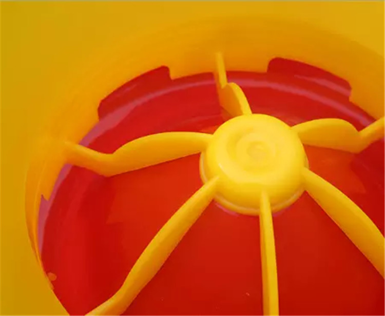 28cm*18cm Plastic Five Gallon Bucket Chicken Feeder
