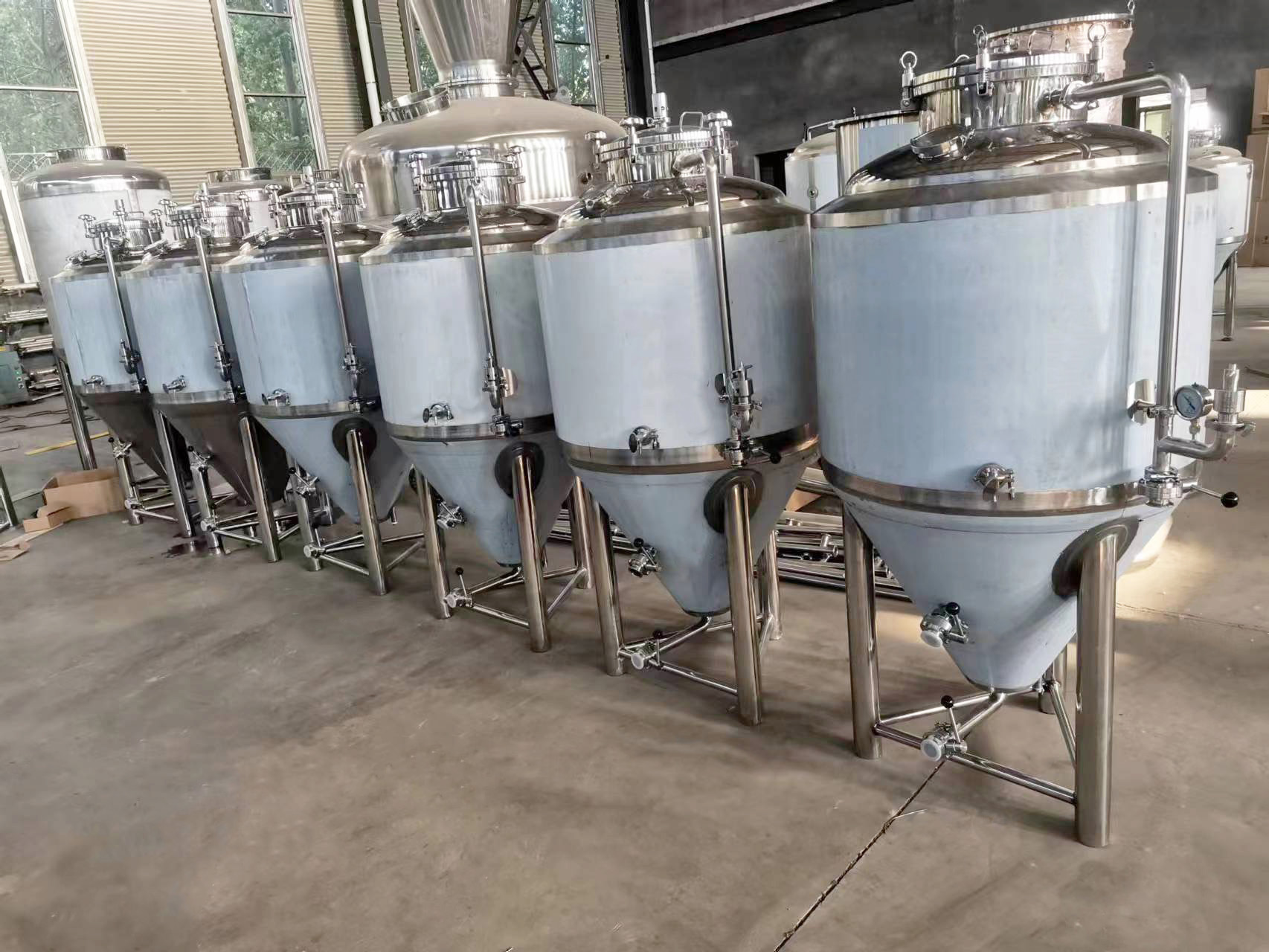 Customized SUS304 Beer Processing Types Brewing Equipment for Beer Production
