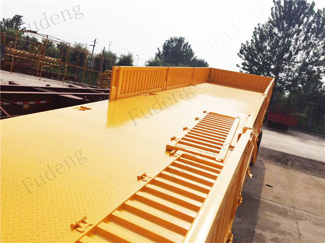Container transport side wall semi trailer with 600 mm fence