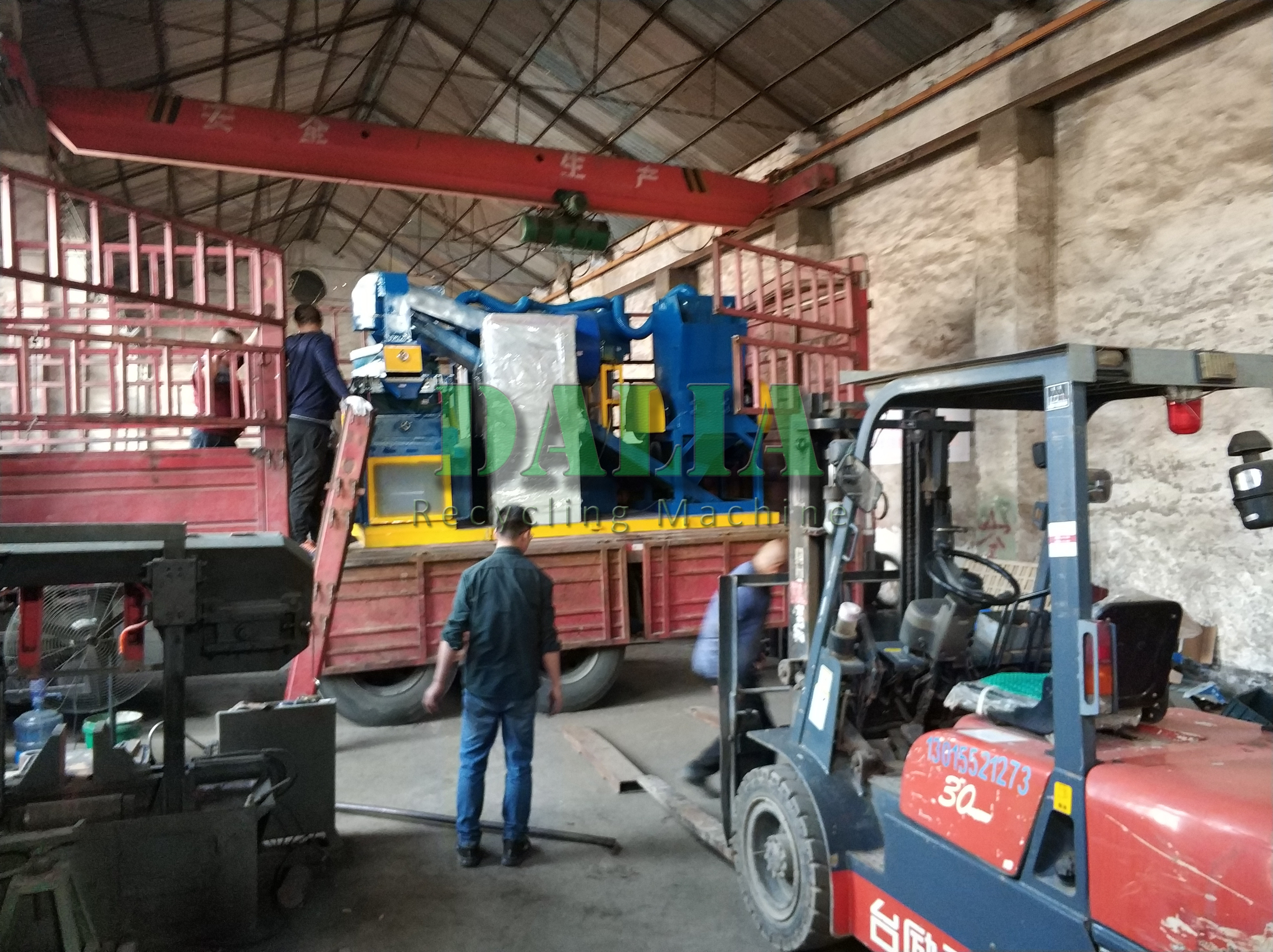 High Efficiency Copper Cable Granulator Machine Customized Voltage DALIA