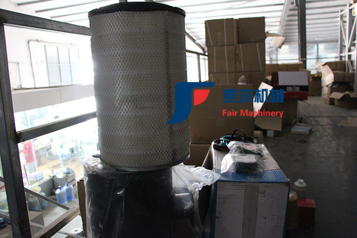 K2440 Yuchai Spare Parts 612600114993 Engine Air Filters For Wheel Loader