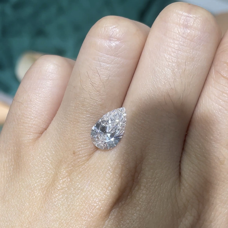 Synthetic Pear Shaped Lab Created White Diamonds VS1 Clarity Grade