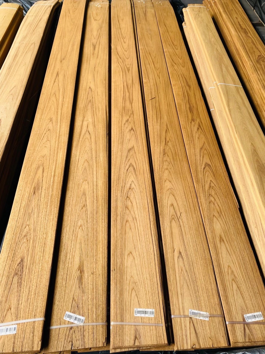 Factory Supply Natural Teak Wood Veneer Sheets 0.45mm 0.5mm 1mm 2mm 3mm Flat Cut Teak Veneers Wood