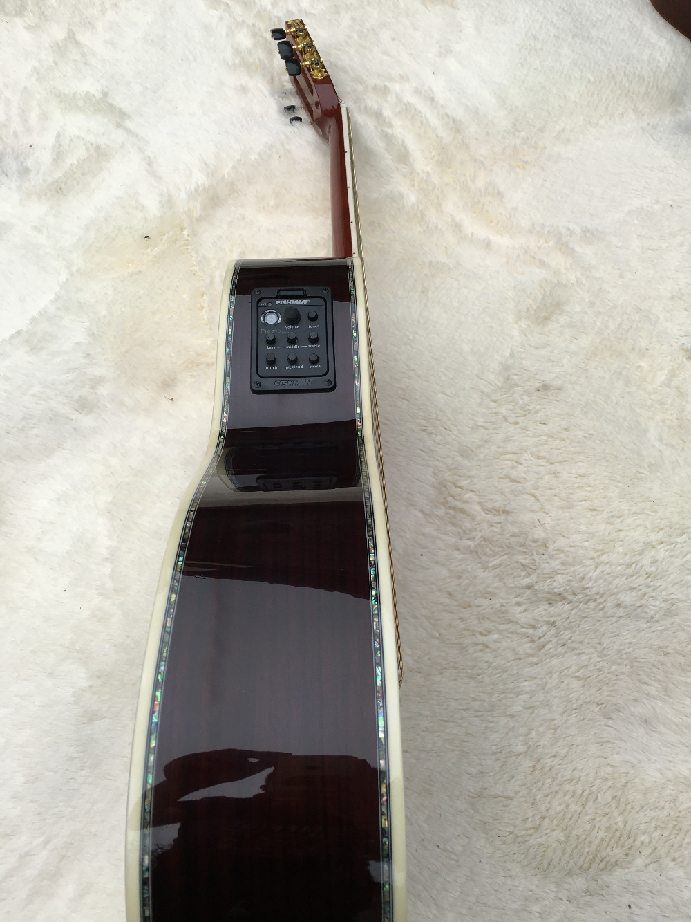 39 inch 000 style acoustic Guitar,Real Abalone inlays,Ebony fingerboard,Solid spruce top,Rosewood back and sides