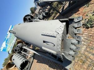 Wholesale 600mm Toothed Rock Drilling Bucket High Strength Manganese Steel from china suppliers