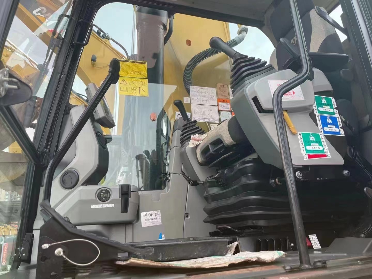 second hand mid range cat excavator , good performance overall low working hours