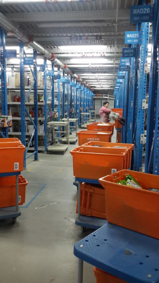 Logistics Stack Nestable HDPE Plastic Crate Recycled Home Office Hotel Restaurant Car Bar