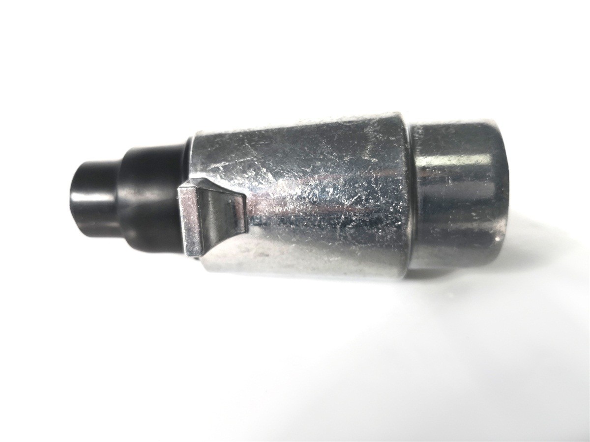 Silver European Trailer Plug Trailer Light Plug Connect With 7 Pole Socket