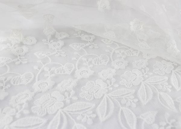 White Floral Guipure Embroidery Lace Fabric / Sequin Bridal Mesh Fabric For