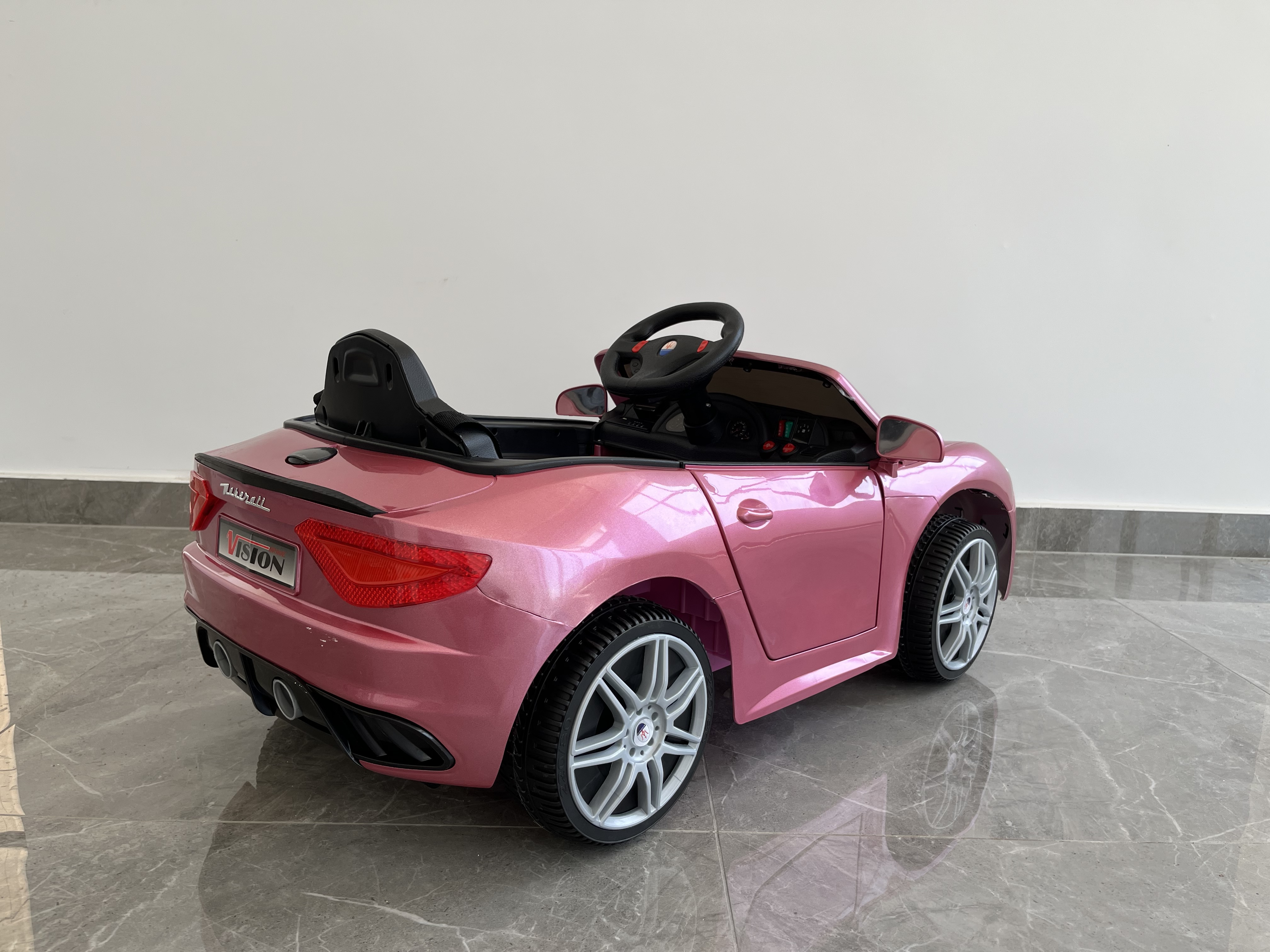12V Children Electric Ride On Car Authorized Remote Control Toy Suitable for 3-8 Year Olds