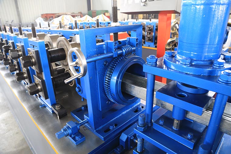 Easy Operate Metal Stud And Track Roll Forming Machine For Multi Profiles 30-40m/Min