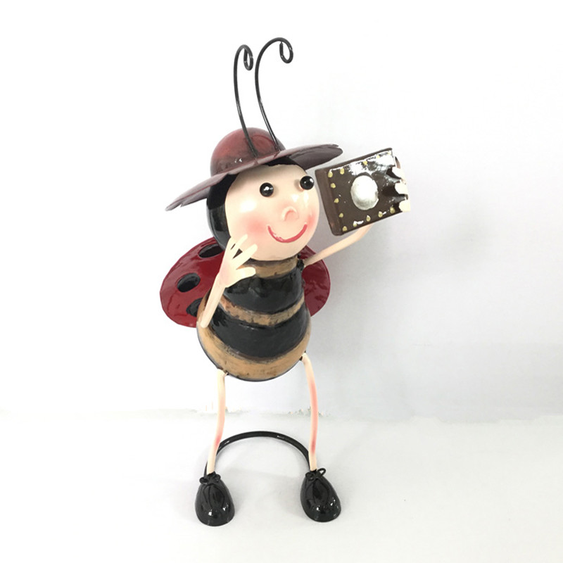 Metal Vintage Aged Bee Ornament Garden Iron Decoration OEM
