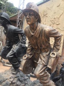 Wholesale Props and oddities fiberglass bruce lee statue/sculpture as decoration in hotel mall display model from china suppliers