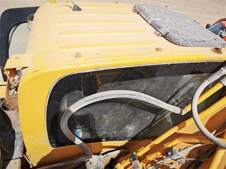 Good Condition 20 Ton Used Hyundai 210 Wheel Excavator in Korea 1.05m3 Bucket Capacity