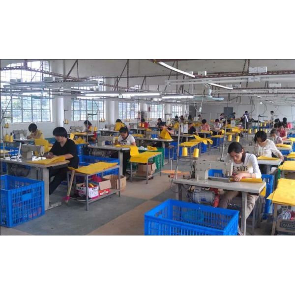 Black Classic shining coated 100% enviromental non woven fabric