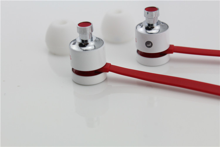 urBeats Earphones Wired White & Red With Medium Earbuds made in china grgheadsers.com
