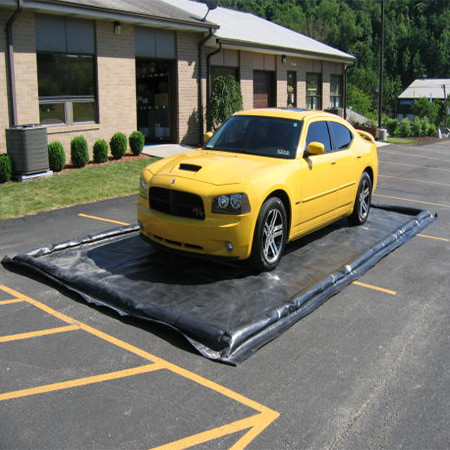Black Print Car Wash Mats Water Containment Inflatable Wash Pads / Water Collector