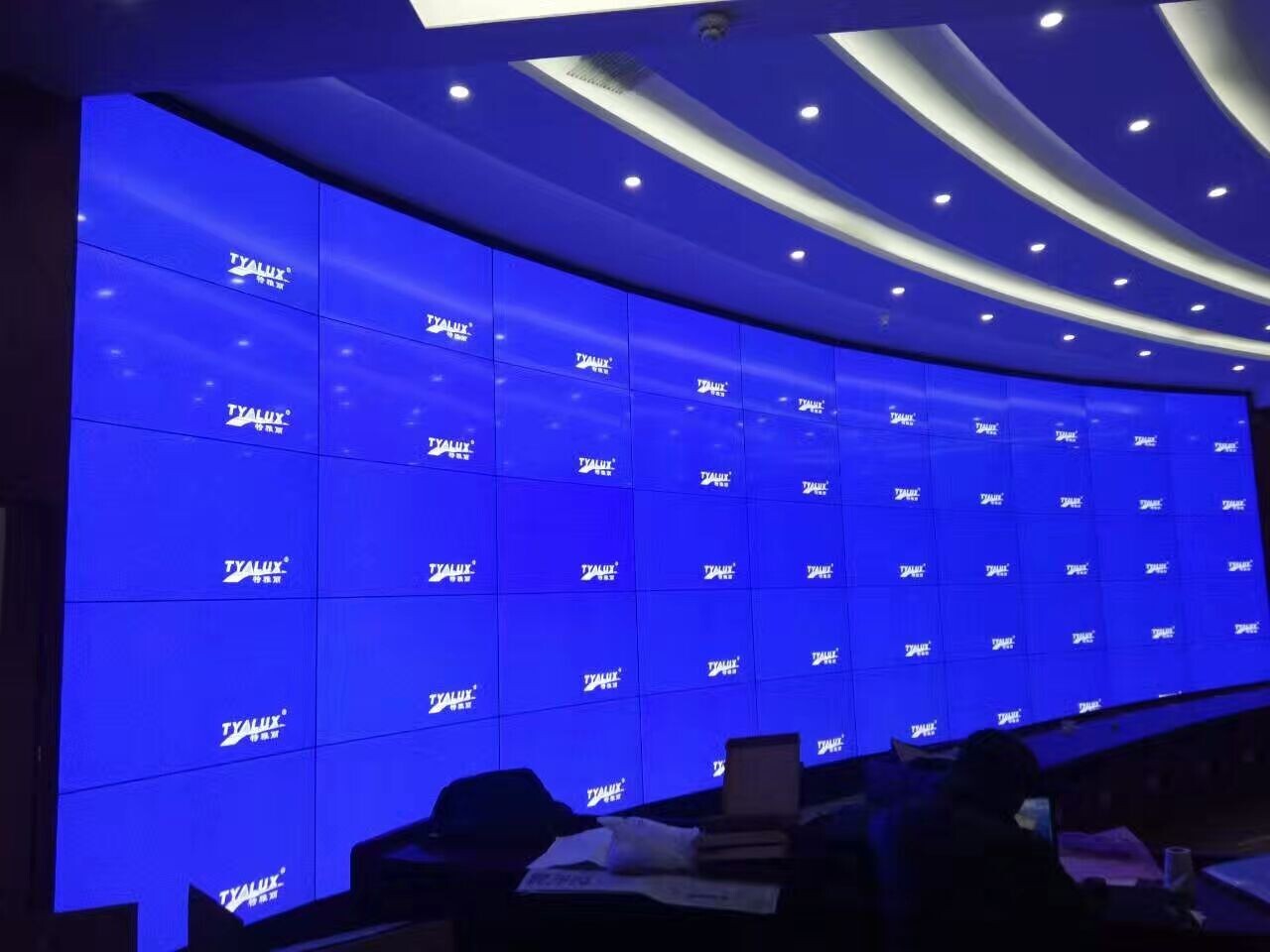 Ultra-Thin P4 RGB LED Rental Screen Full Color Waterproof LED Screen 42500 Dots/Square Meter