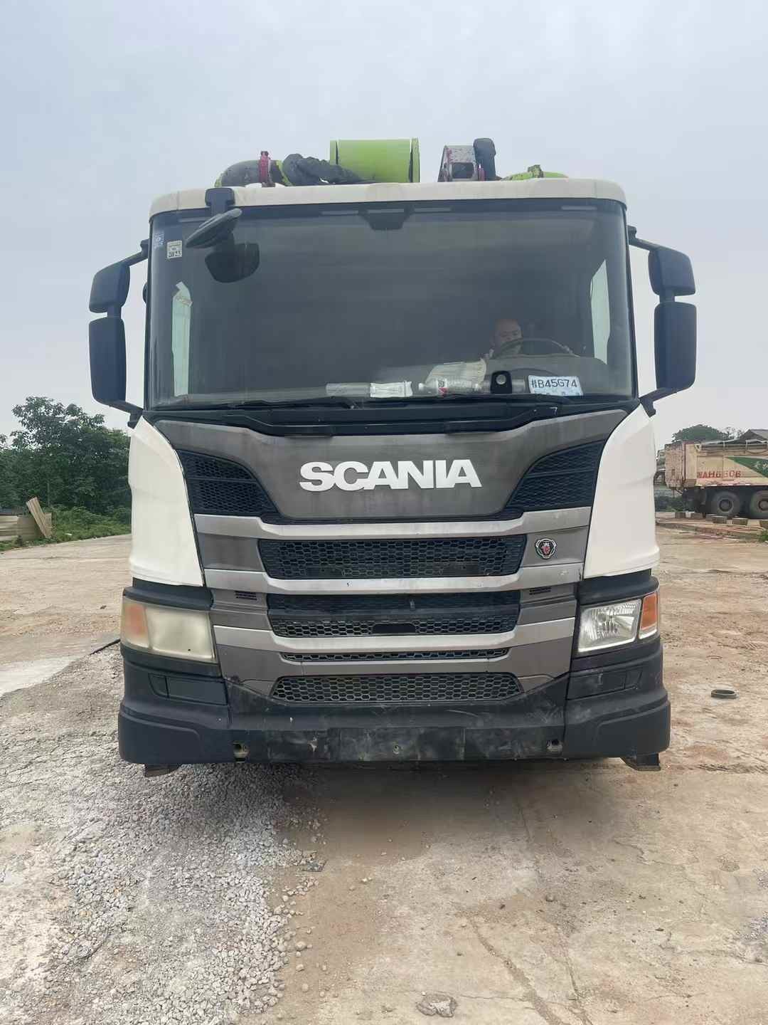 Used 2020 Zoomlion 56m Truck Mounted Concrete Pump 8x4 Drive Mode On Scania Chassis