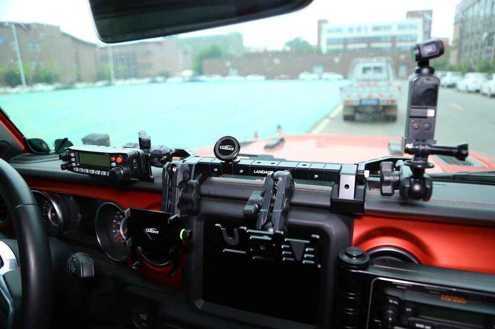 Black Anodizing Aluminum Guide Rail for Jeep Wrangler JL on Dashboard Fitting Position
