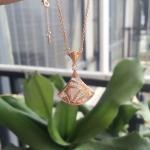 Fan Shape Luxury Jewelry Jewelry Divas Dream Necklace 18K Gold With Natural