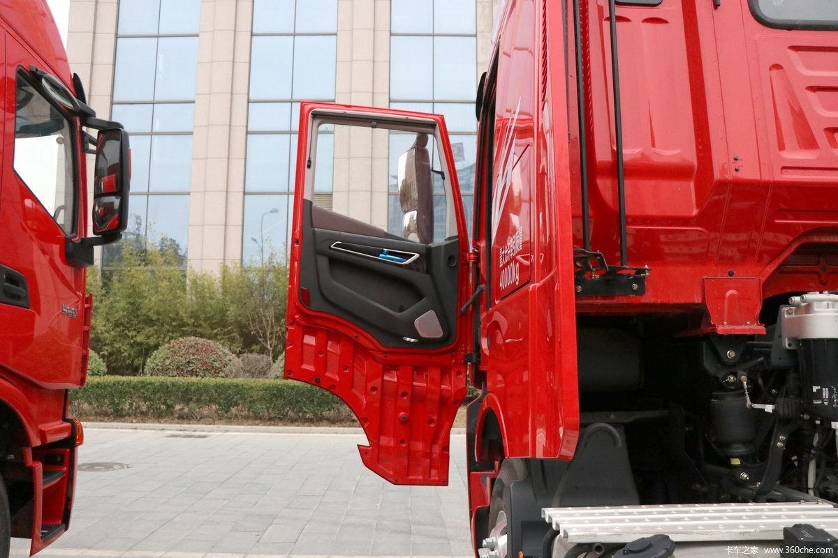 SAIC Hongyan Jieshi H6 6X4 Electric Tractor Head Truck 89km/H