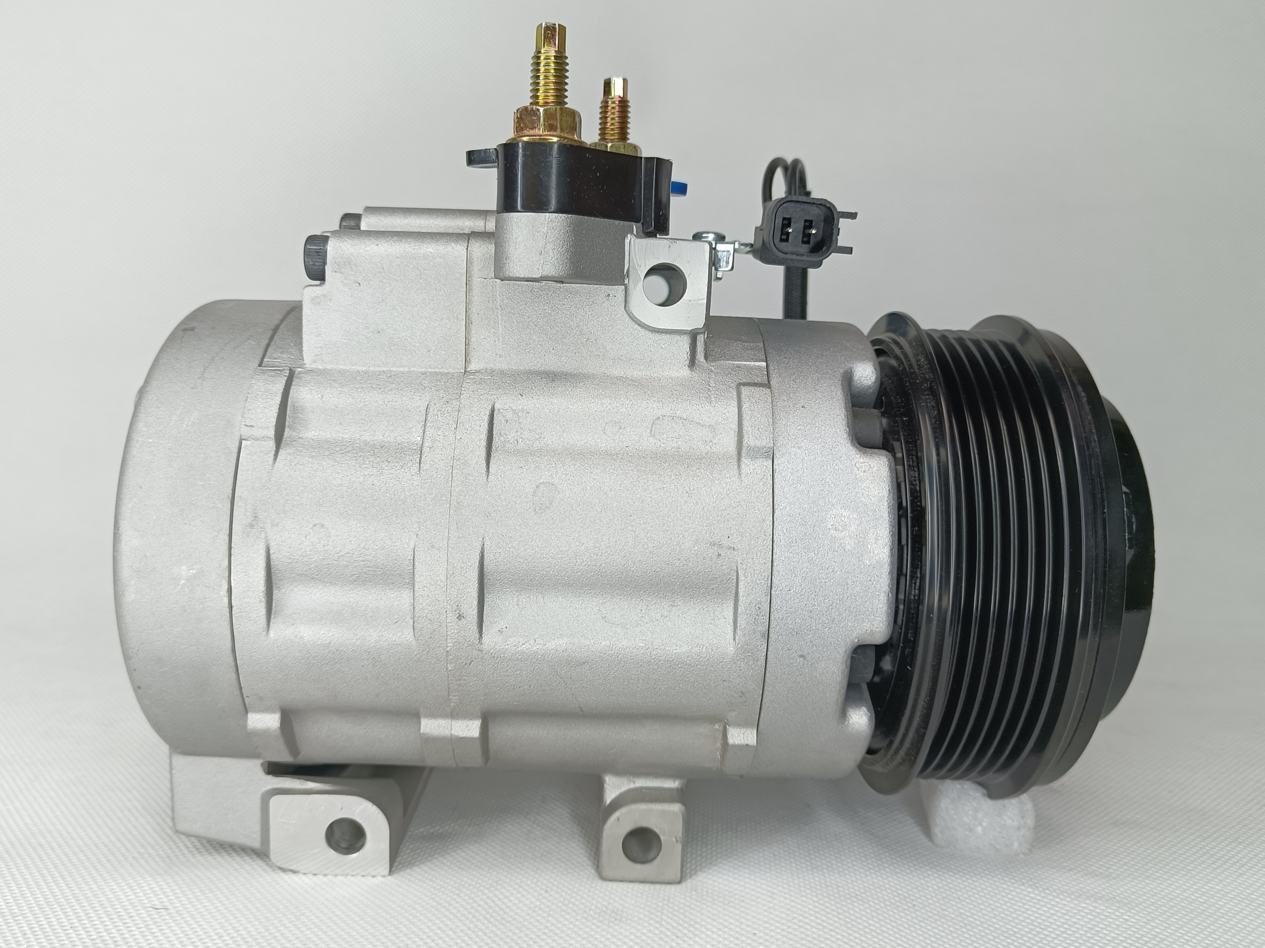 Auto AC conditioning compressor FORD F150 RAPTOR 98324
