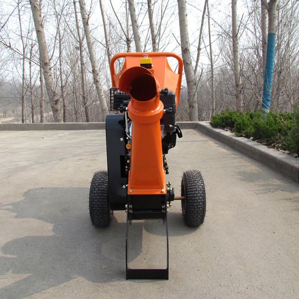 Auto Feed Wood Chipper Machine Heavy Equipment 6.5hp Petrol Powered ATV