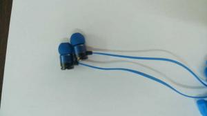 Wholesale in ear high quality earphone with mic in blue color (MO-EM003) from china suppliers