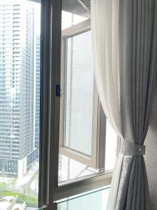 Wholesale Aluminium Windows Aluminum Tilt Turn Casement Window Roller Screen Window Retractable Screen Door from china suppliers