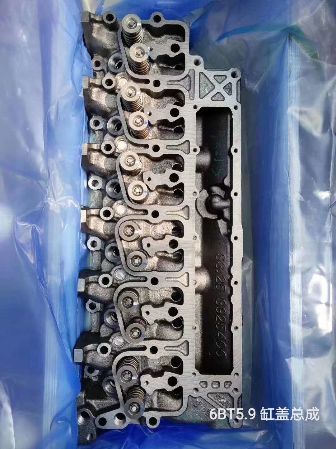 PC200-6 PC200-7 Komatsu Cylinder Head