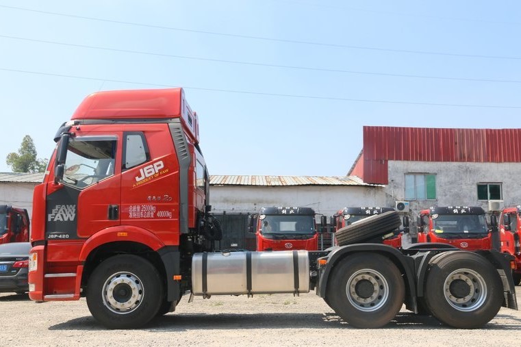 FAW J6P Jiefang Tractor Truck 6x4 Heavy Duty Tractor Unit Engine Used Trucks for Heavy Cargo Transportation
