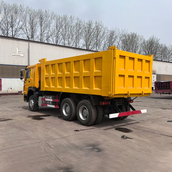 Affordable Refurbished Sinotruk Howo 375HP 6x4 Dump Truck with Manual Transmission