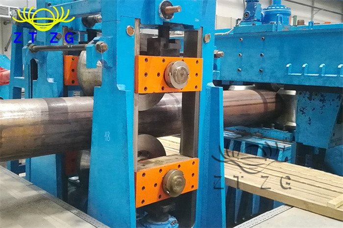 Thickness 1-3mm Carbon Steel Sheet Roll Forming Machine 380-480V