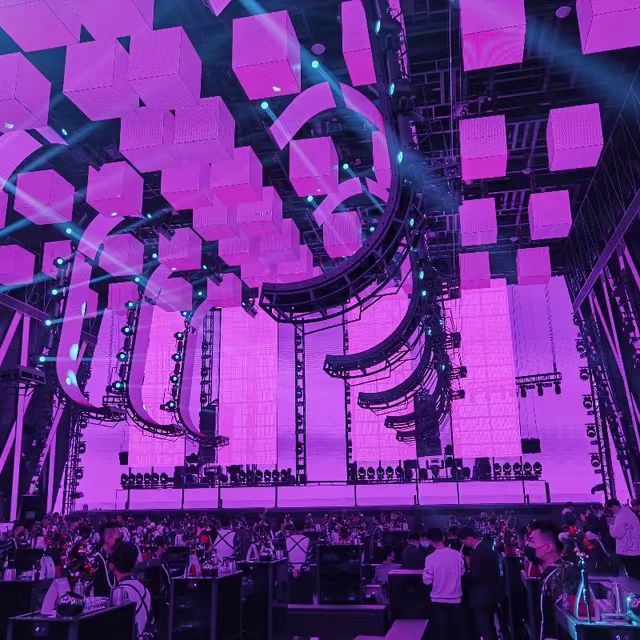 Flexible Soft Curved Curtain Transparent LED Screen 4500cd/M2 Brightness For Concert
