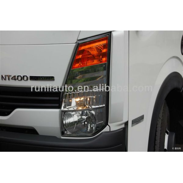 Nissan Light Duty Mini Refrigerator Van Truck for Frozen Food 115 Km/h