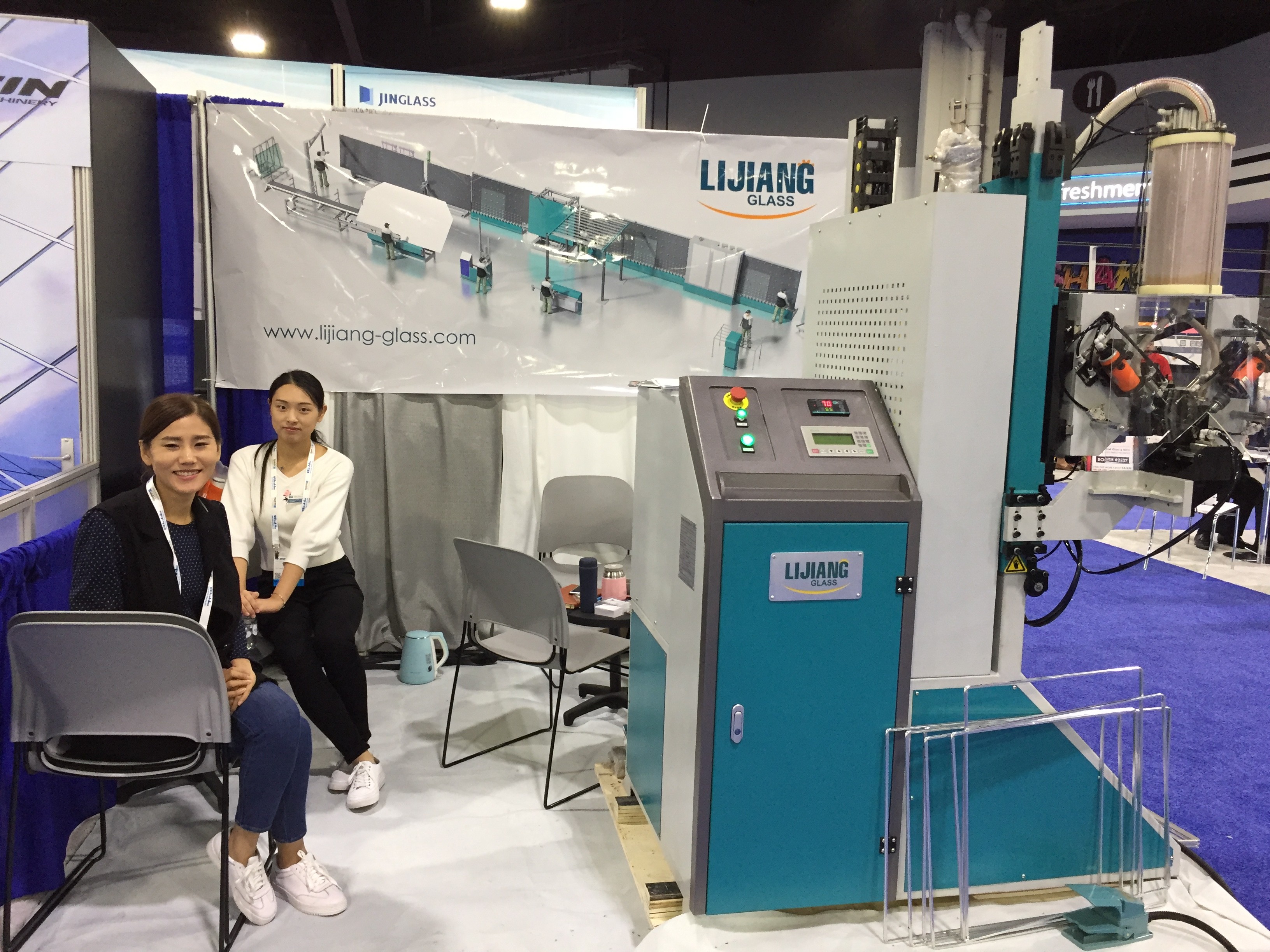 LJGZ2020Desiccant Filling Machine can automatically achieve actions of drilling holes automatically in the s