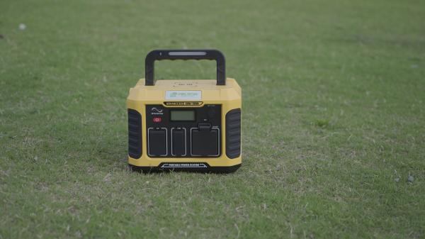 1800 Watt 1200 Watt Emergency Portable Power Stations Car 12V 100Ah Marine