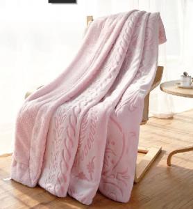 Wholesale Customized Luxury Flannel Throw Blanket Lightweight And Cozy For Office / Travel from china suppliers